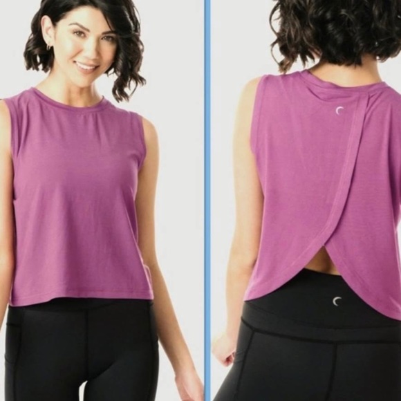 New with tags Zyia tank top with open back - Picture 9 of 9